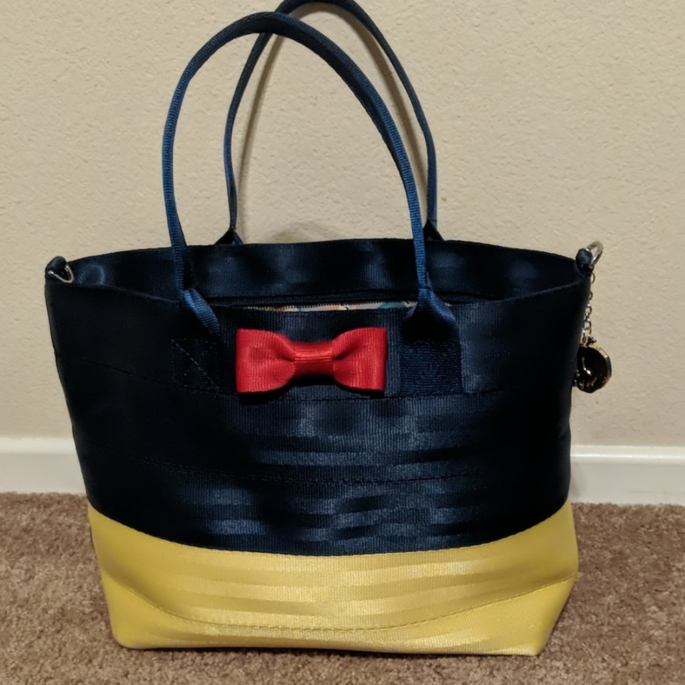 Snow white Disney purse